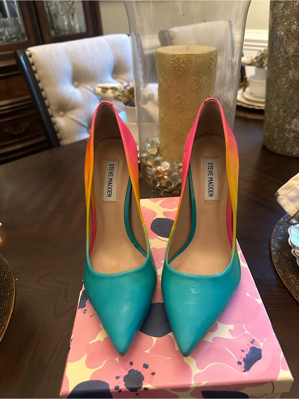 Slightly worn Size 8 Steve Madden Multicolor Pointed-Toe Stiletto - Teal Pink - Picture 3 of 9